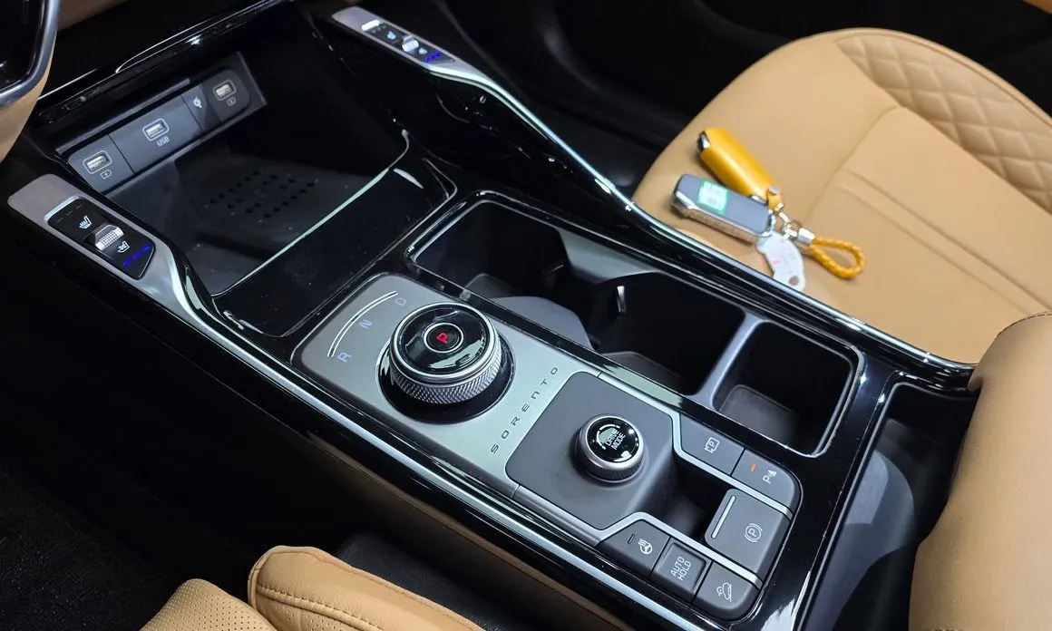 Kia Sorento — фото 9