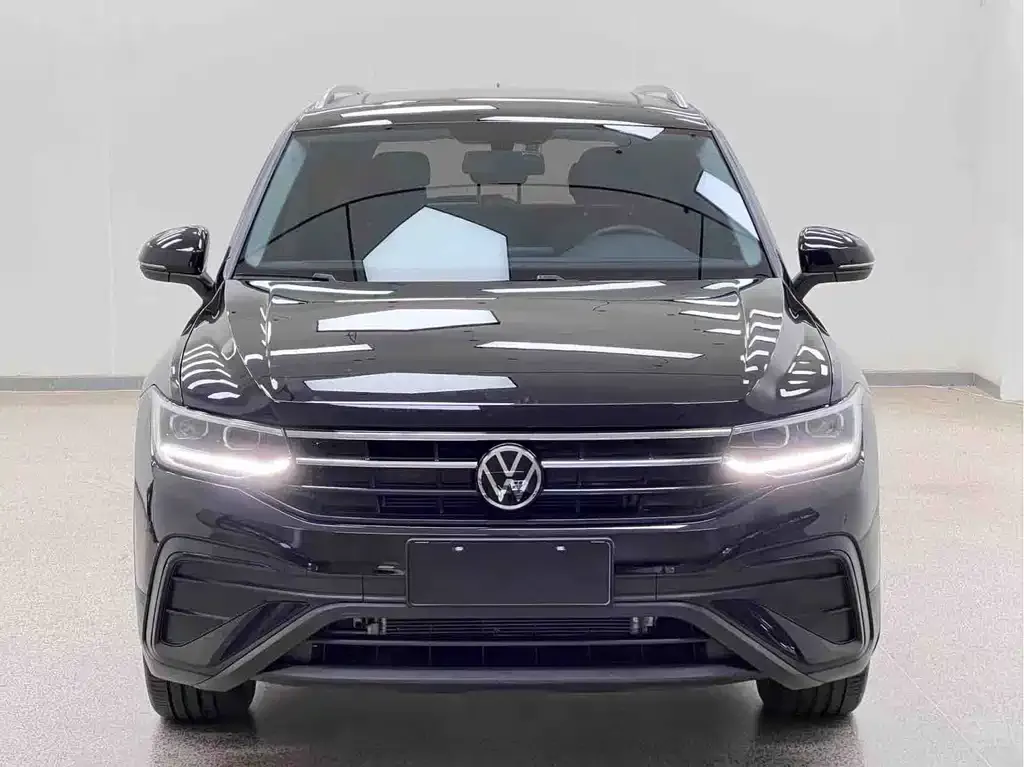 Volkswagen Tiguan L — фото 2