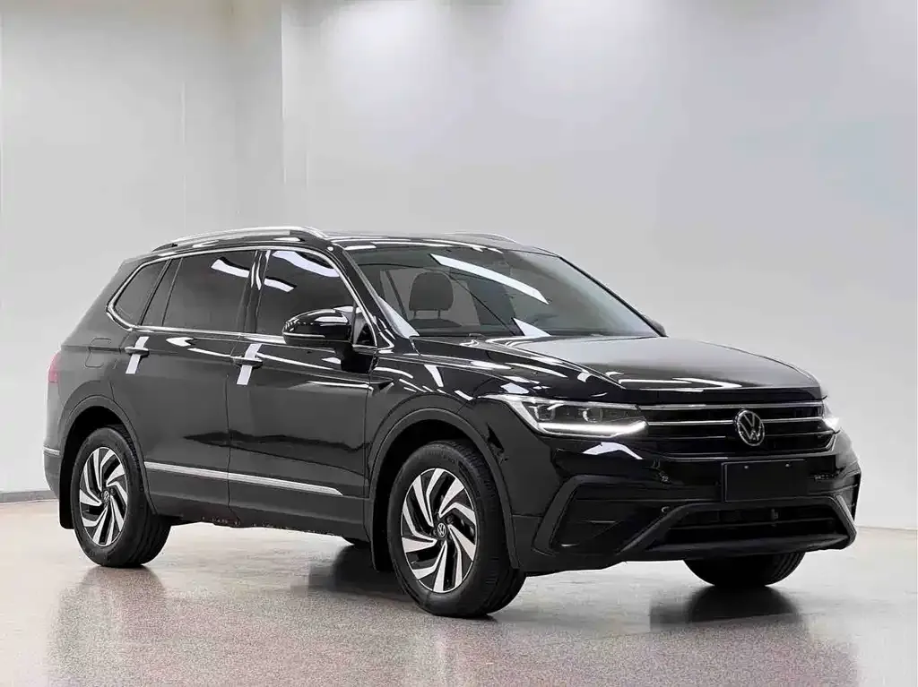 Volkswagen Tiguan L — фото 4