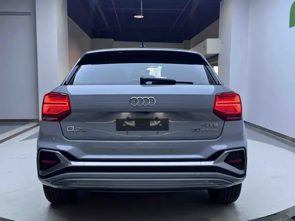 Audi Q2L e-tron — фото 7