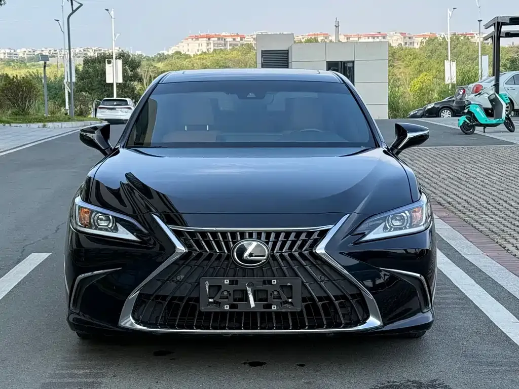 Lexus ES — фото 9