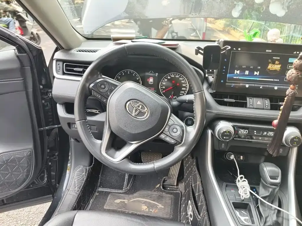 Toyota Wildlander — фото 10