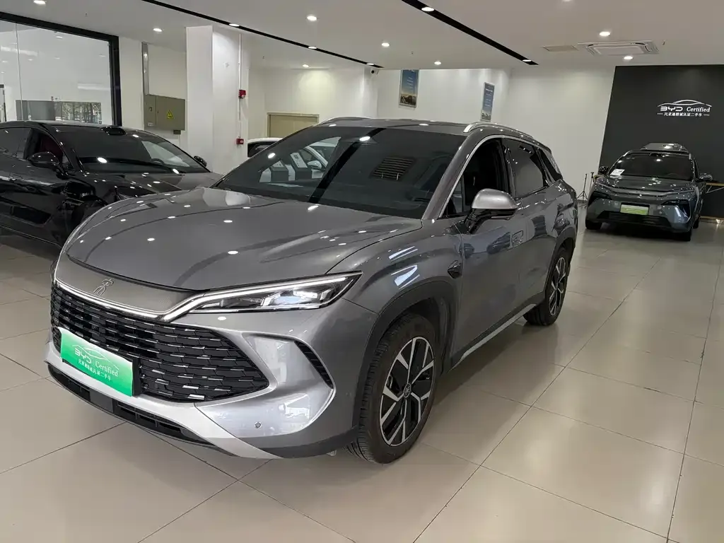 BYD L DM-i — фото 1