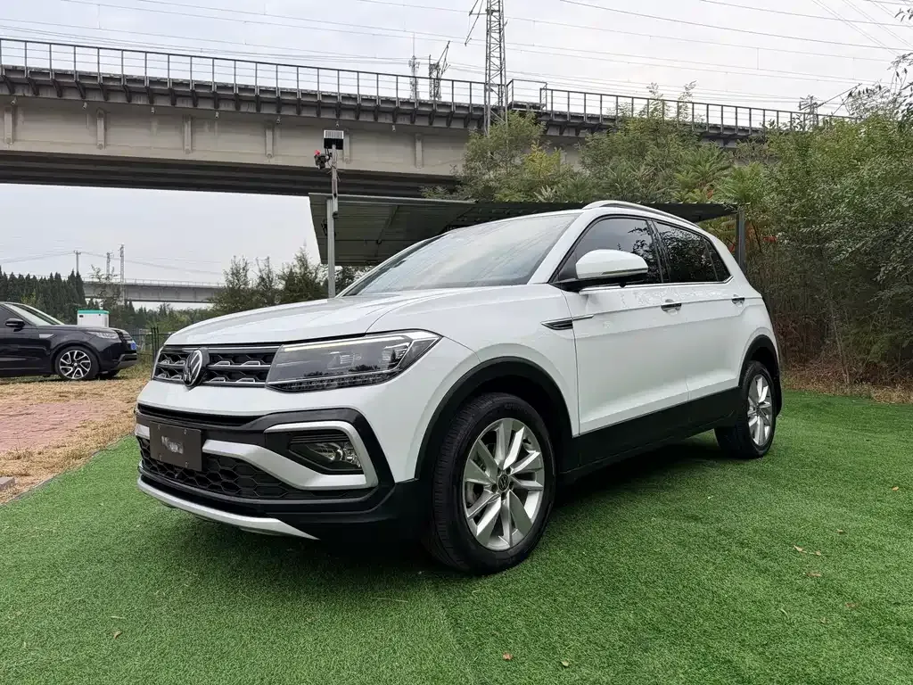 Volkswagen T-Cross — фото 1