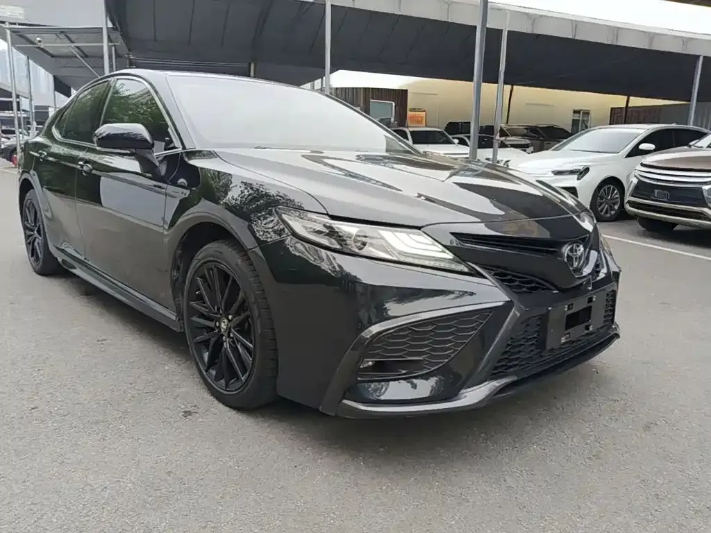 Toyota Camry — фото 5