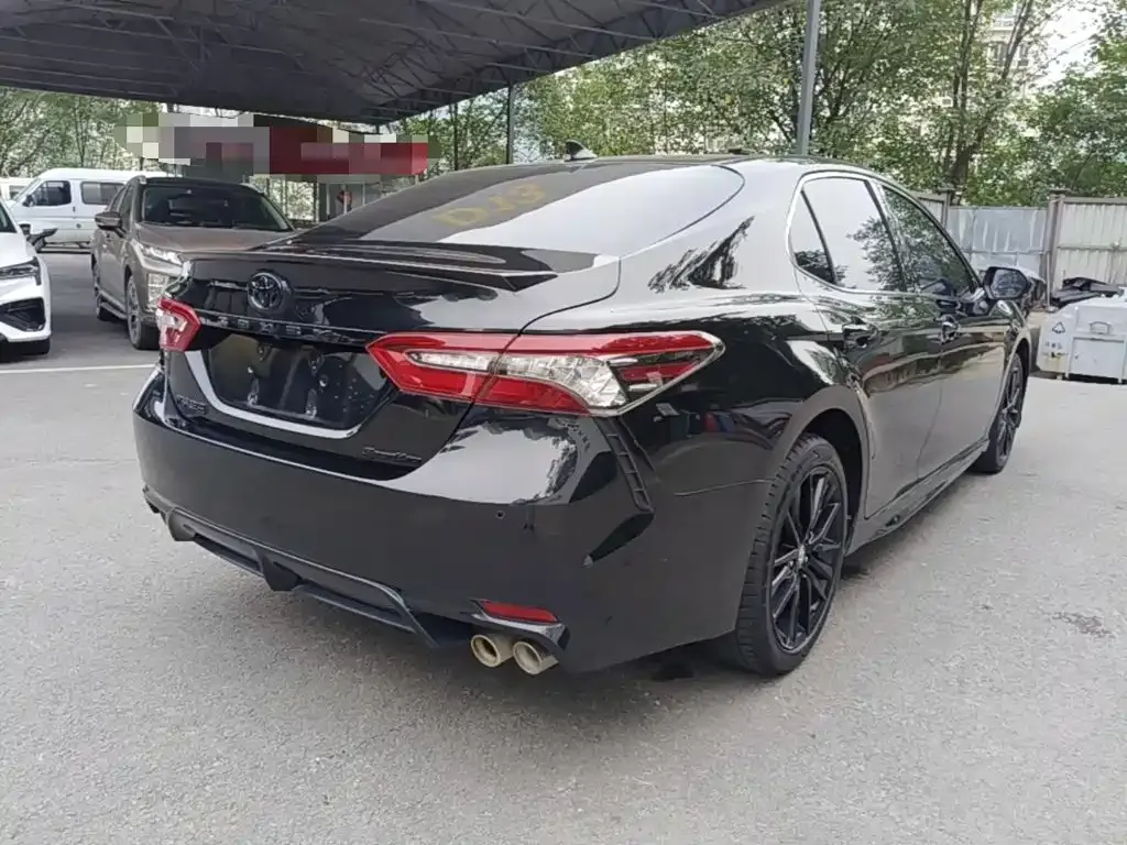 Toyota Camry — фото 9