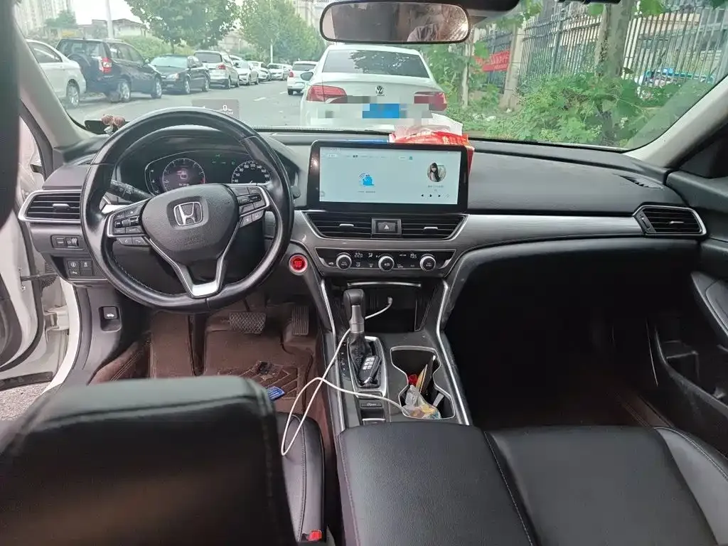 Honda Accord — фото 6