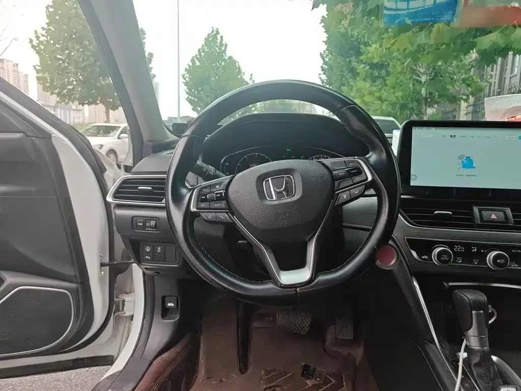 Honda Accord — фото 8
