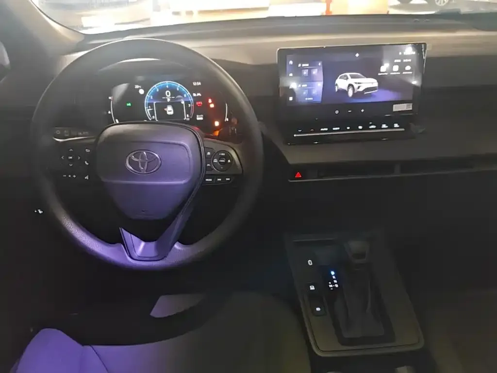 Toyota Corolla Cross — фото 2