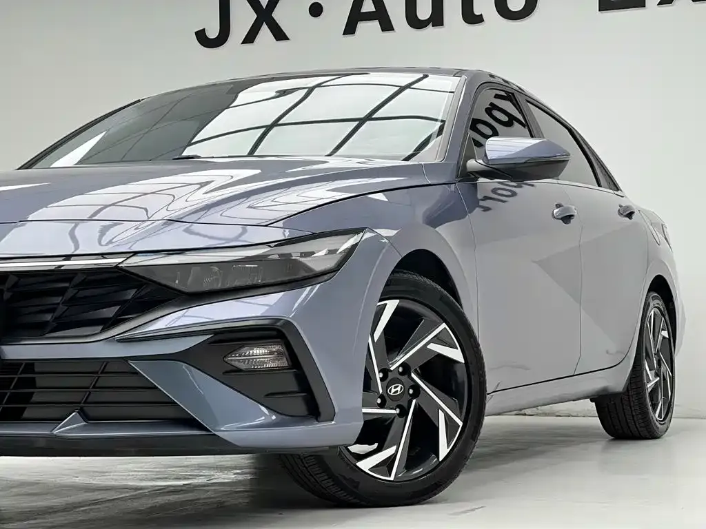 Hyundai Elantra — фото 4