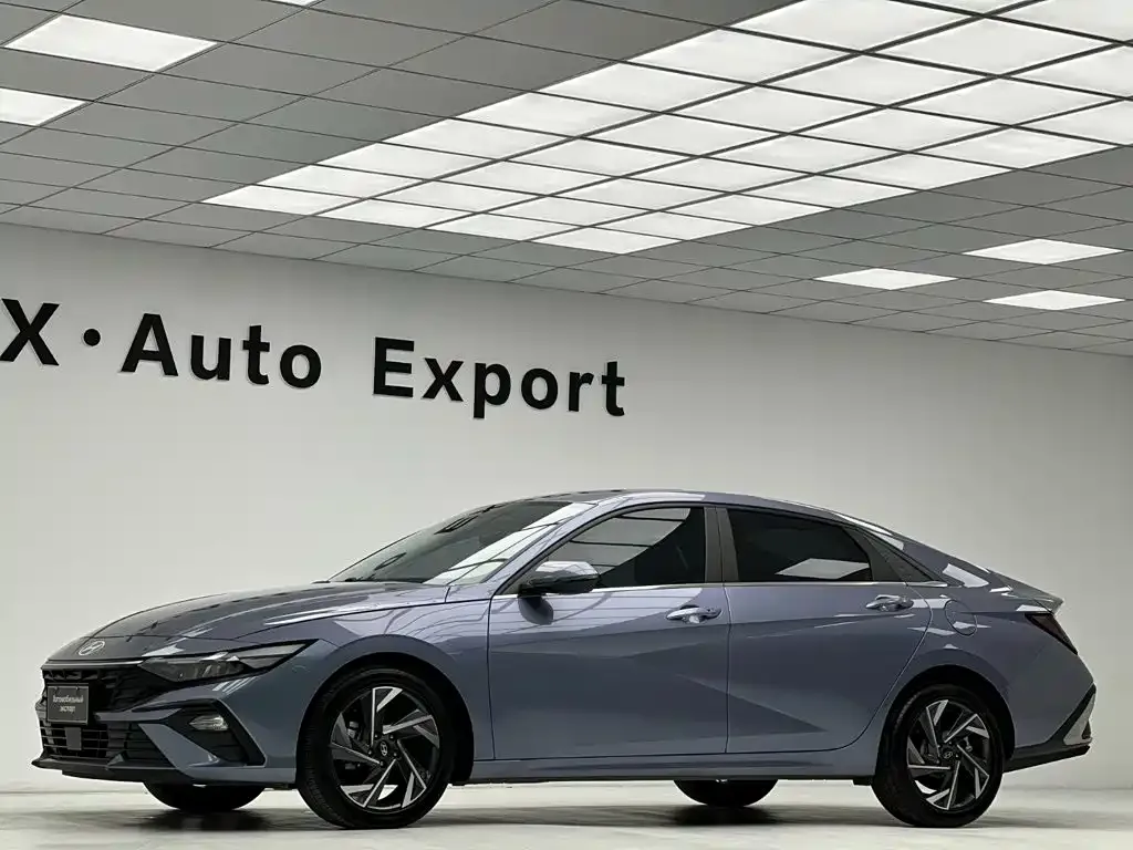 Hyundai Elantra — фото 10