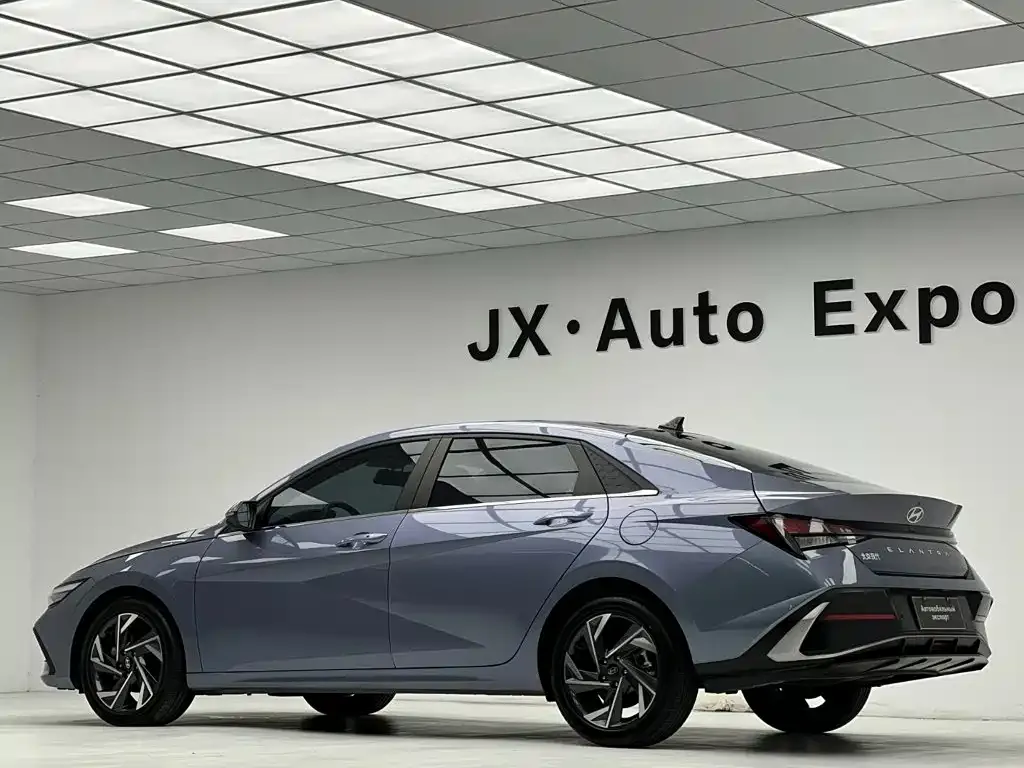 Hyundai Elantra — фото 8
