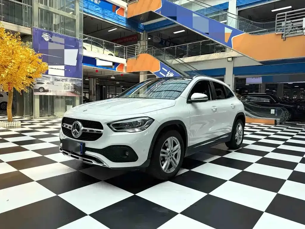 Mercedes-Benz GLA — фото 1