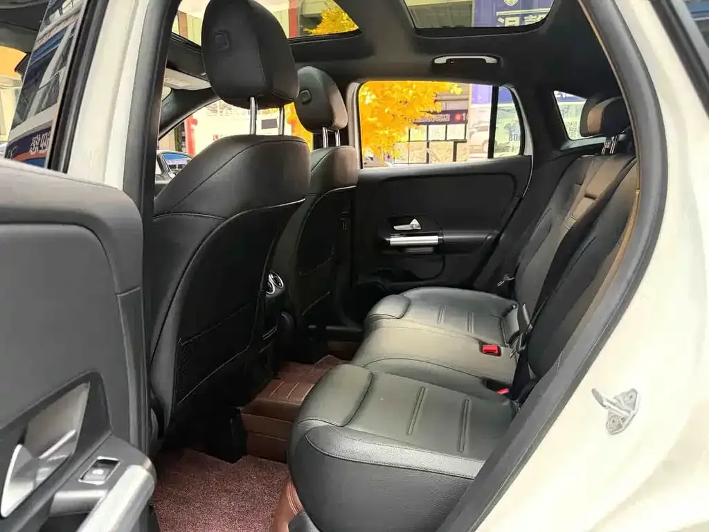 Mercedes-Benz GLA — фото 8