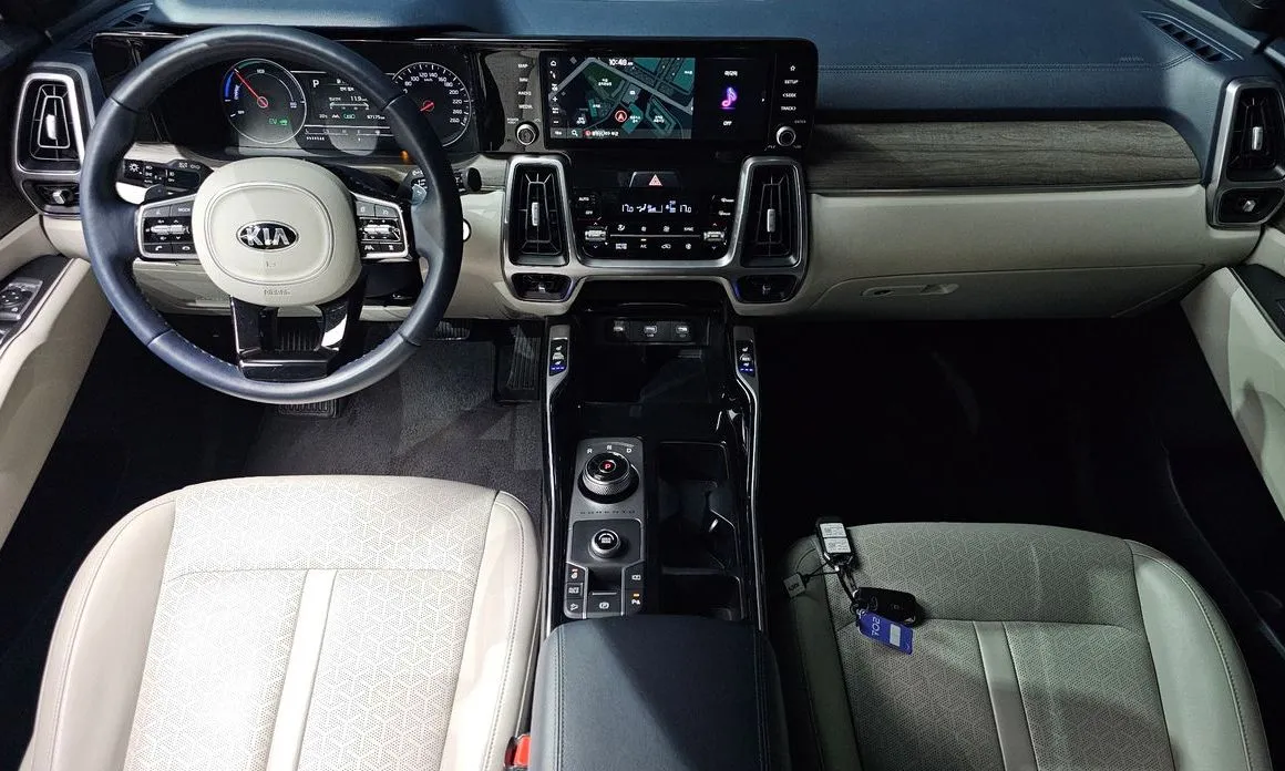 Kia Sorento — фото 9