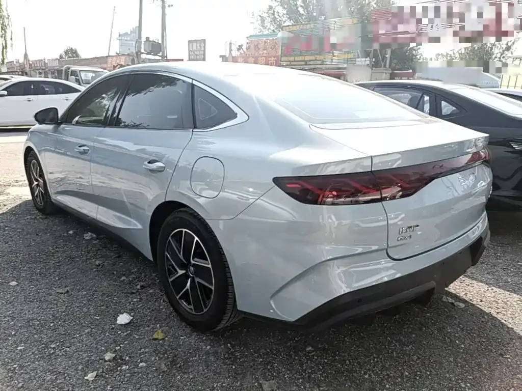 BYD Qin L — фото 8