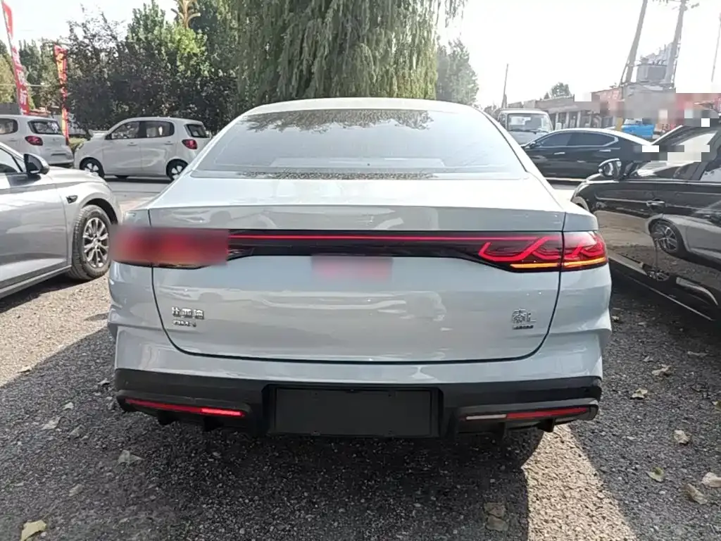 BYD Qin L — фото 4