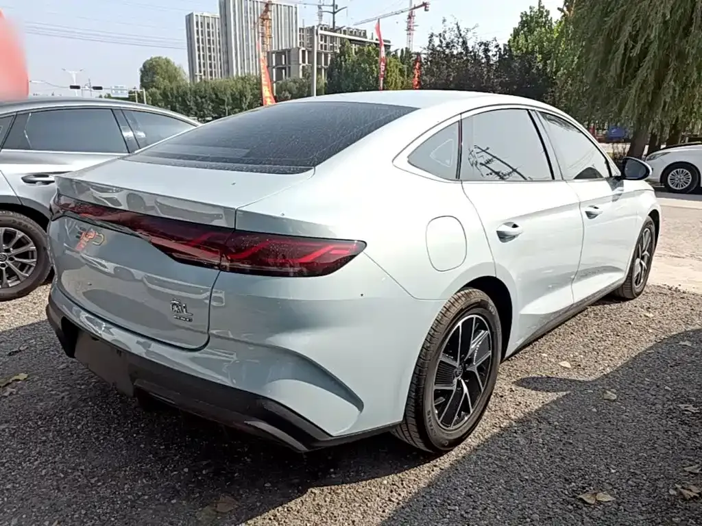 BYD Qin L — фото 9