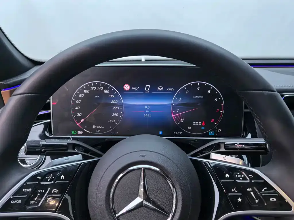 Mercedes-Benz E-Class — фото 10