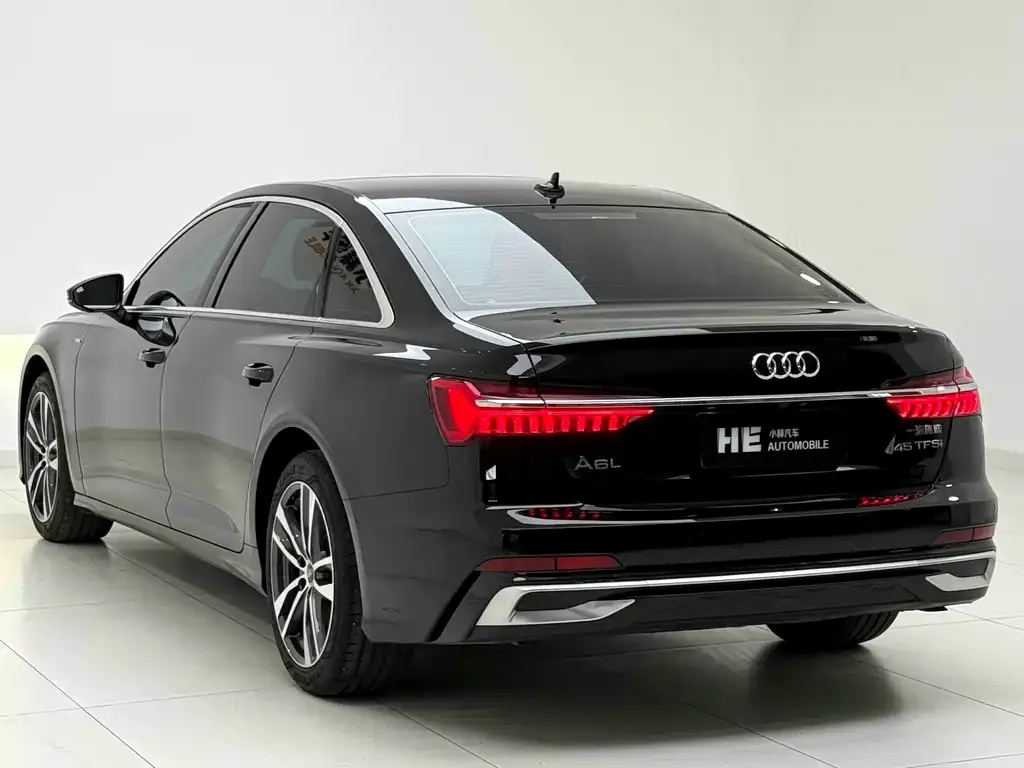 Audi A6L — фото 9