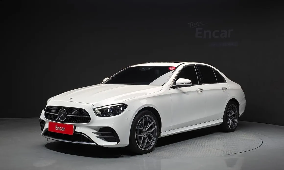 Mercedes-Benz E-Class — фото 1