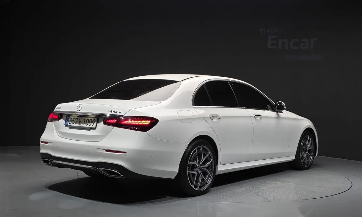 Mercedes-Benz E-Class — фото 2