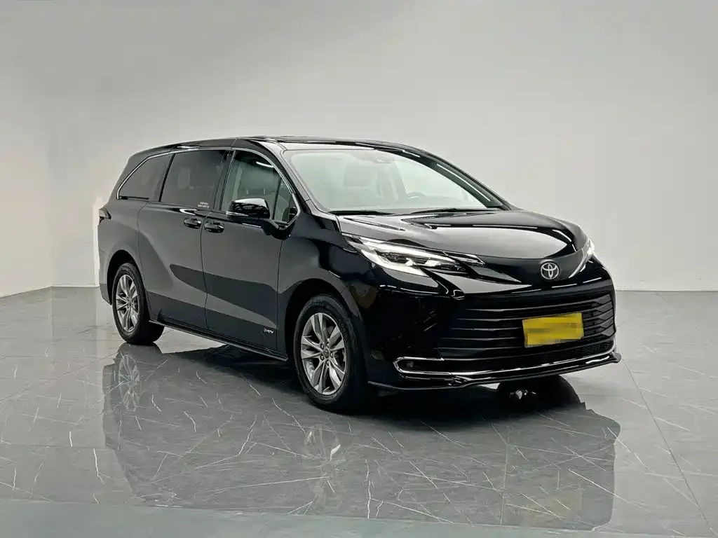 Toyota Sienna — фото 4