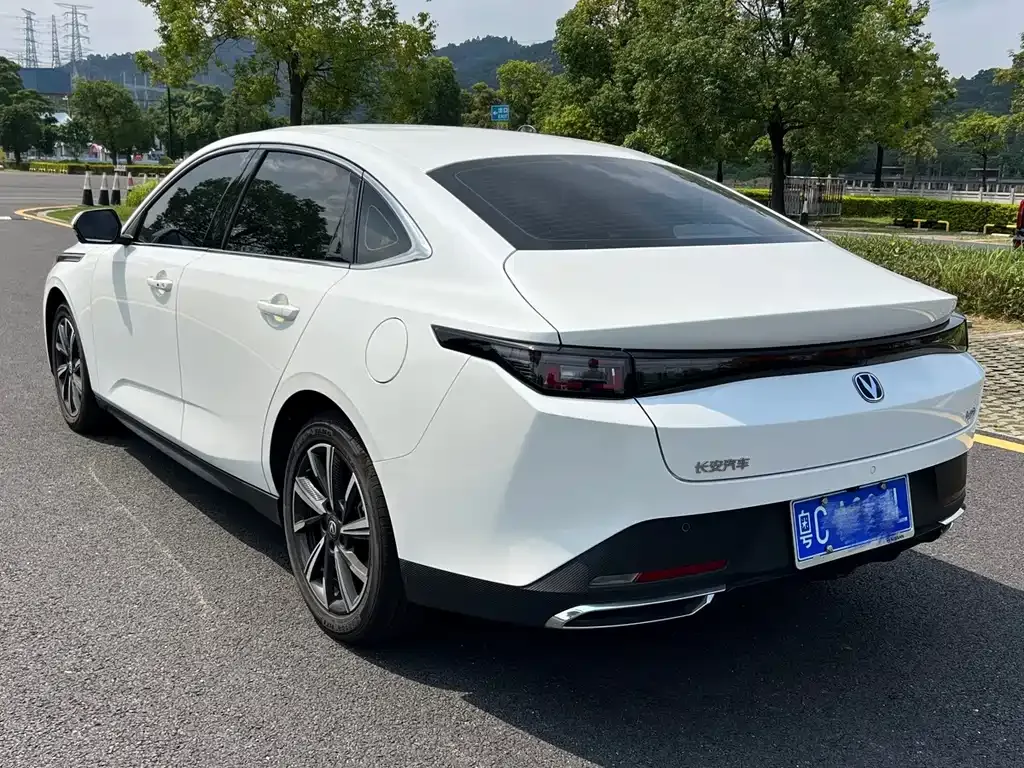 Changan Eado — фото 6