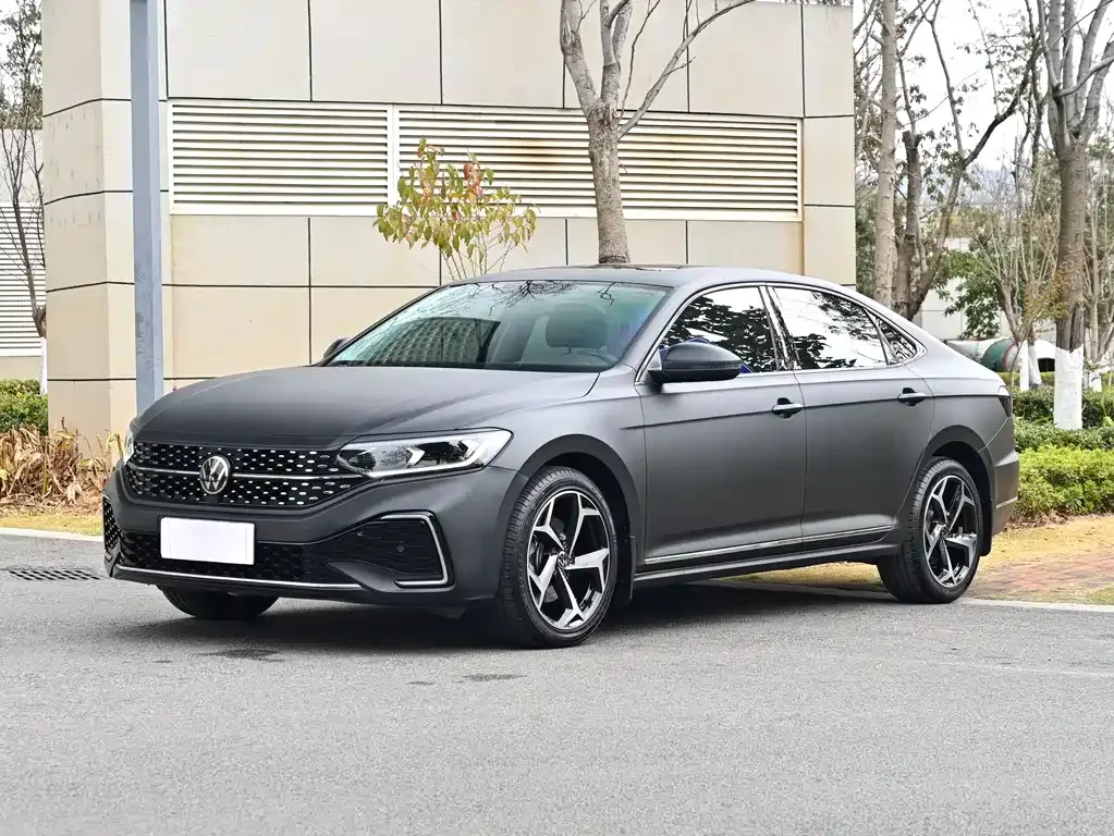 Volkswagen Passat — фото 1