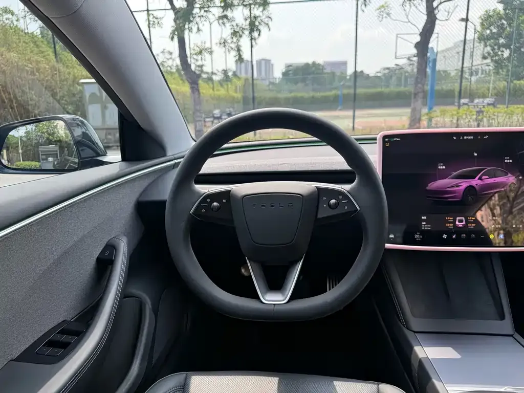 Tesla Model 3 — фото 2