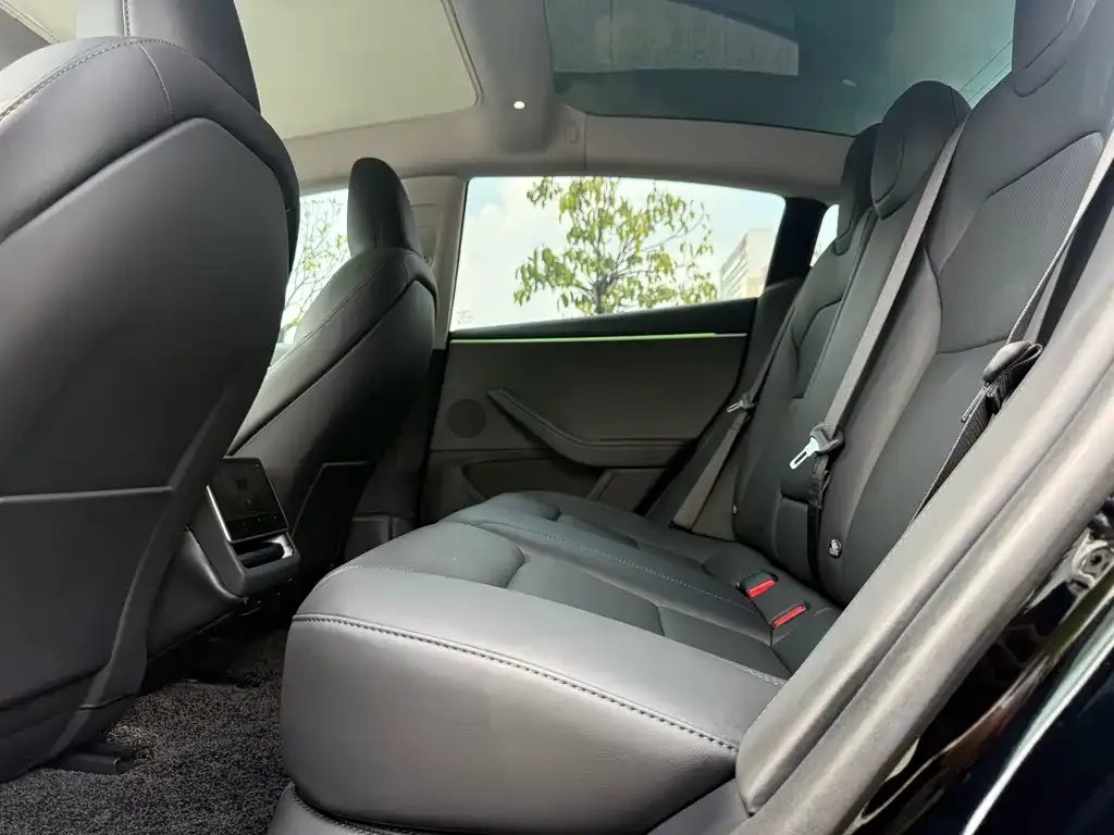 Tesla Model 3 — фото 10