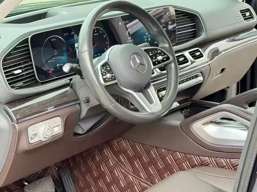 Mercedes-Benz GLS — фото 4