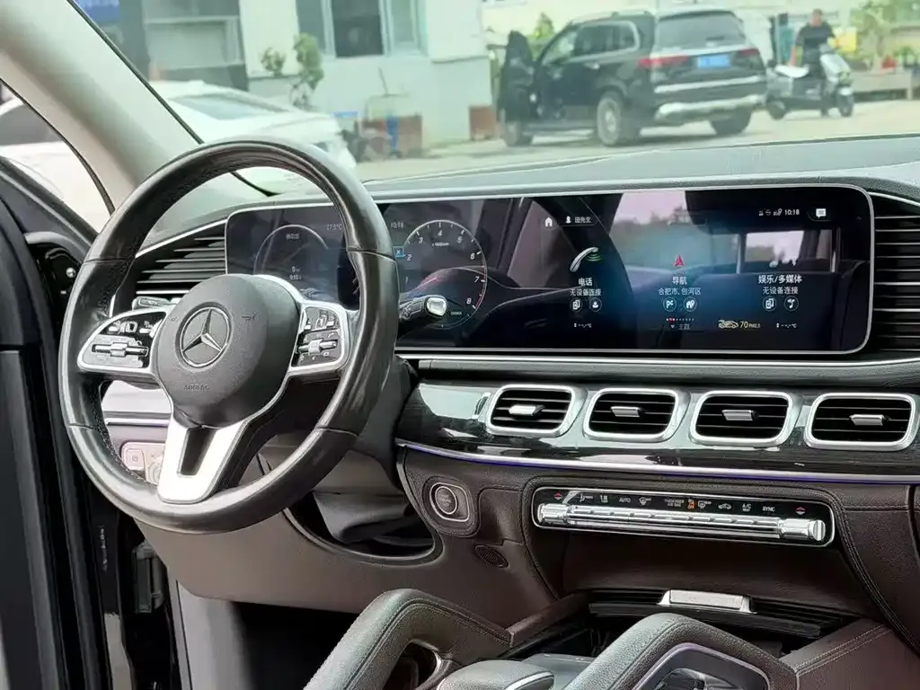 Mercedes-Benz GLS — фото 3