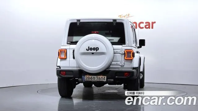 Jeep Wrangler — фото 5