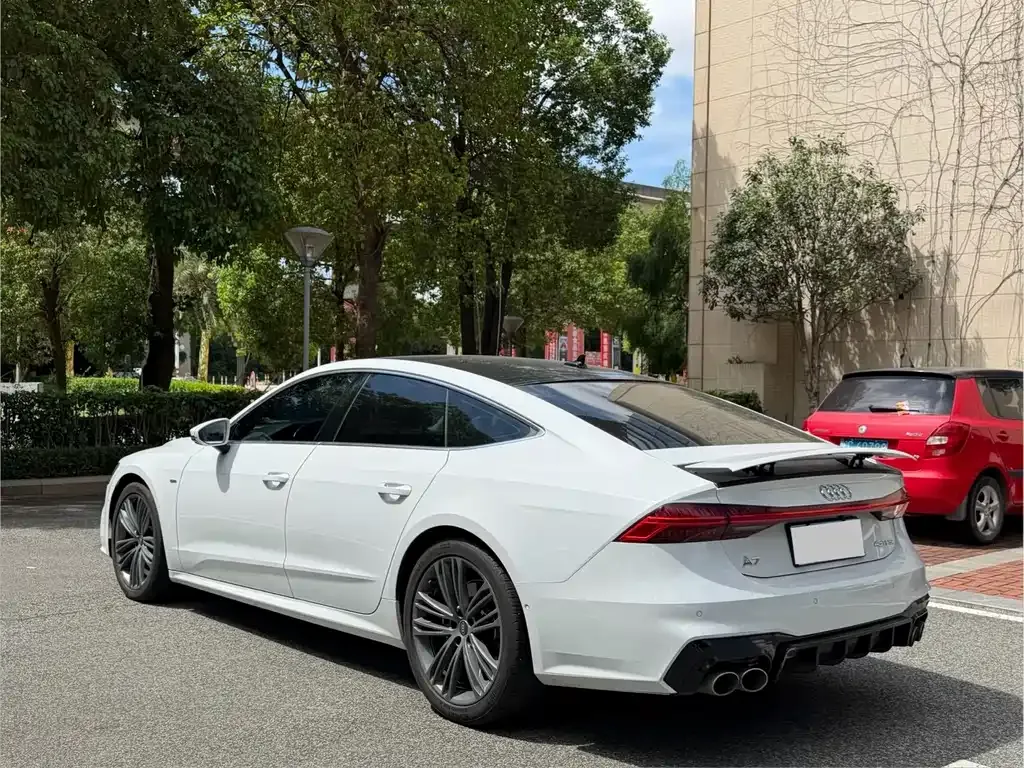 Audi A7L — фото 5
