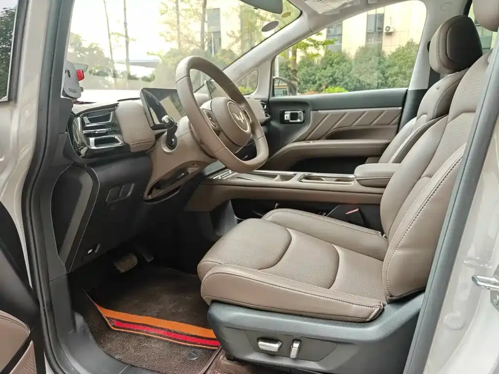Wuling Xingguang 730 New Energy — фото 4