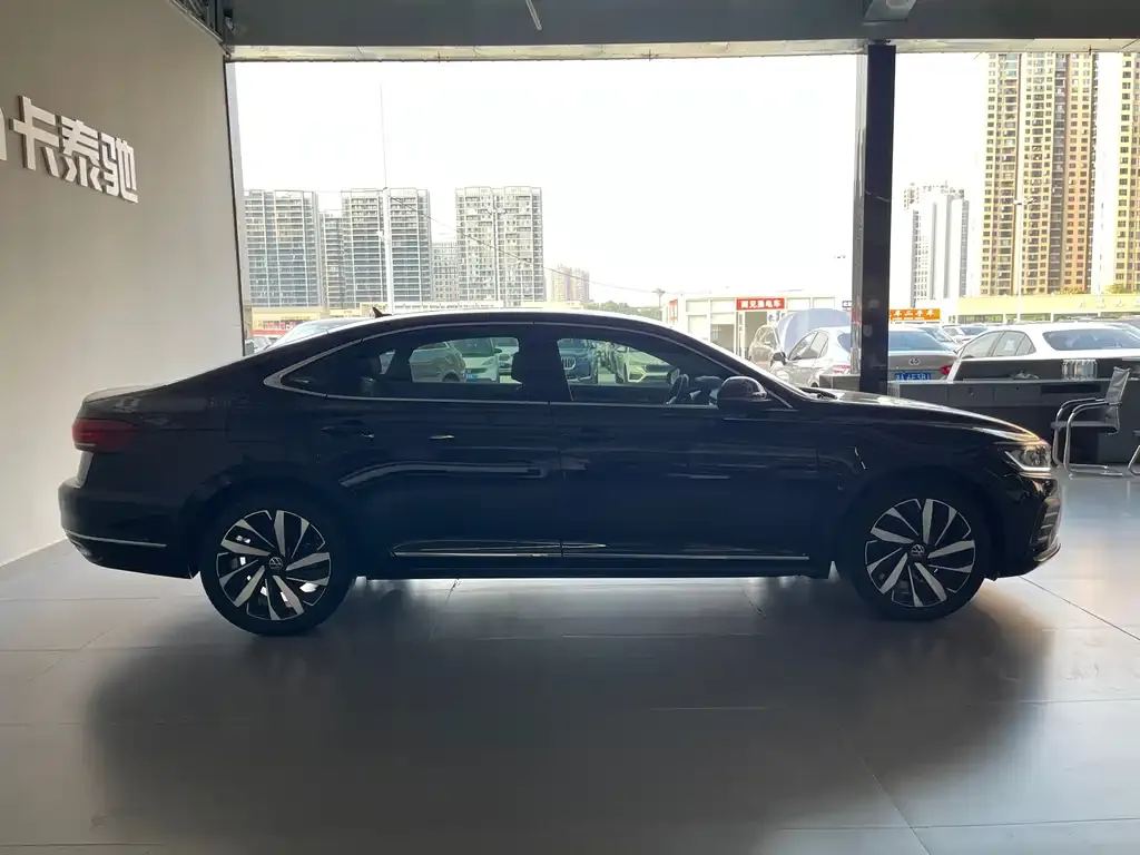 Volkswagen Passat — фото 4