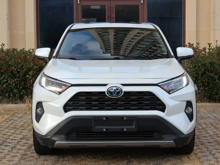 Toyota RAV4 — фото 7