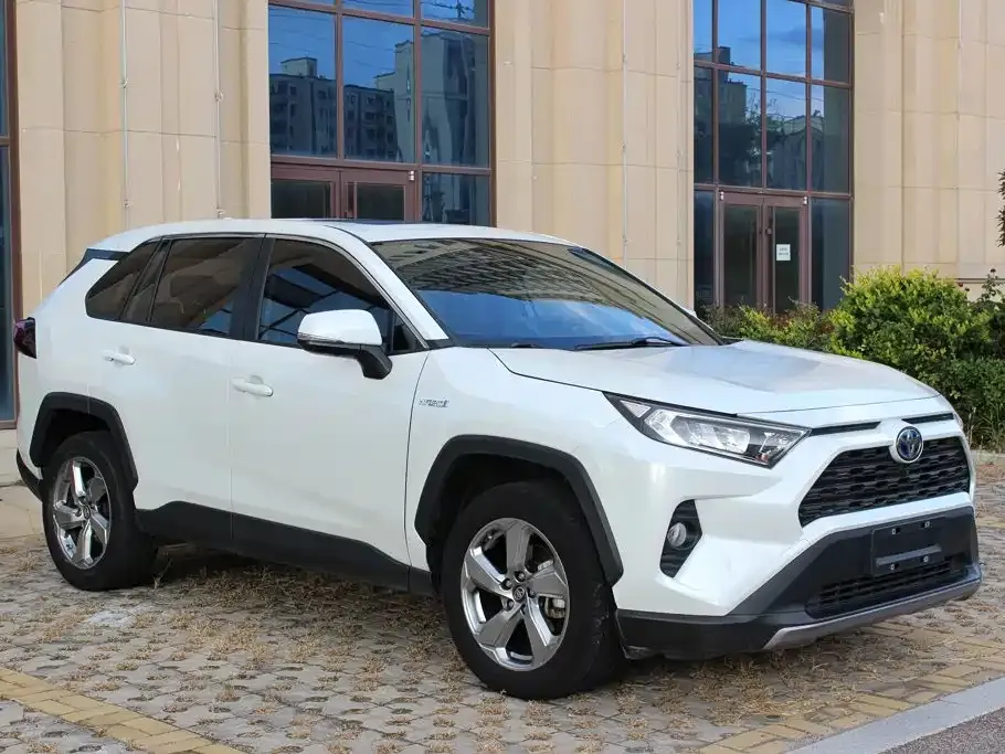 Toyota RAV4 — фото 9