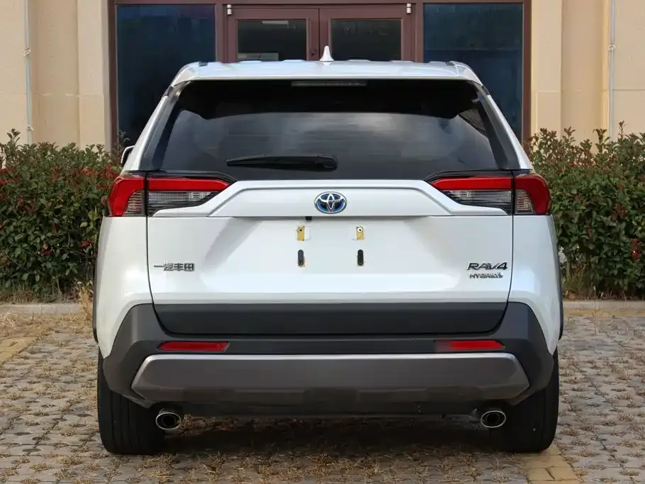 Toyota RAV4 — фото 5