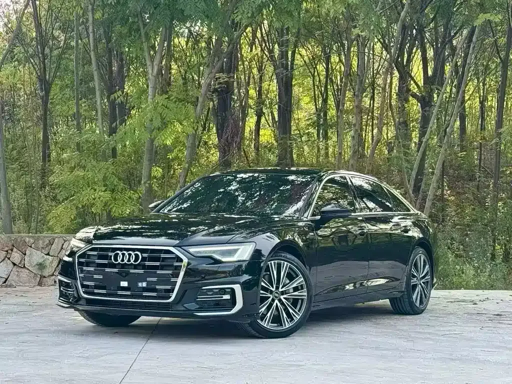 Audi A6L — фото 1