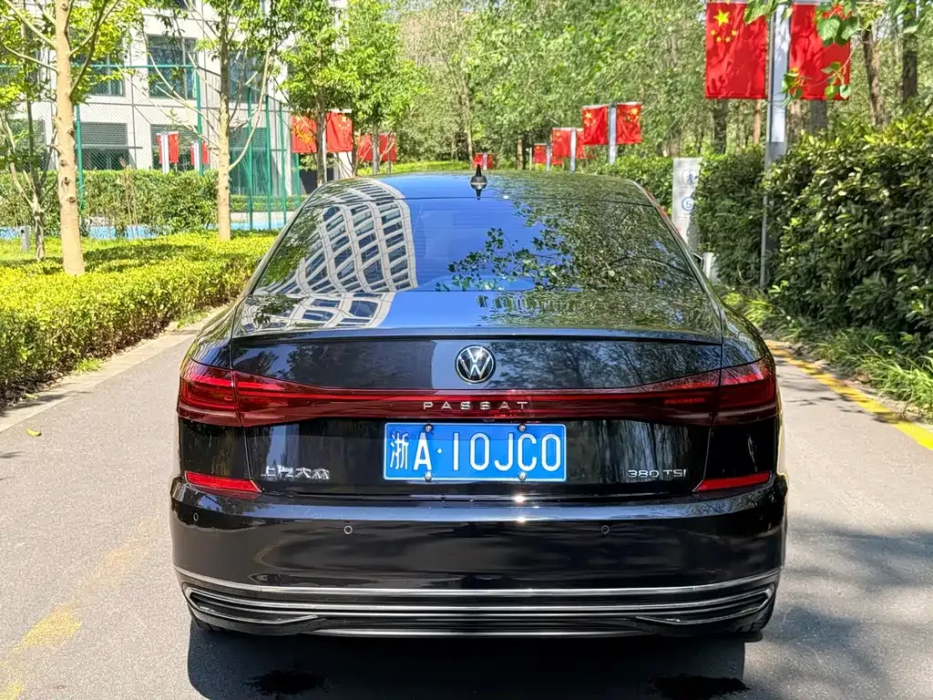 Volkswagen Passat — фото 2