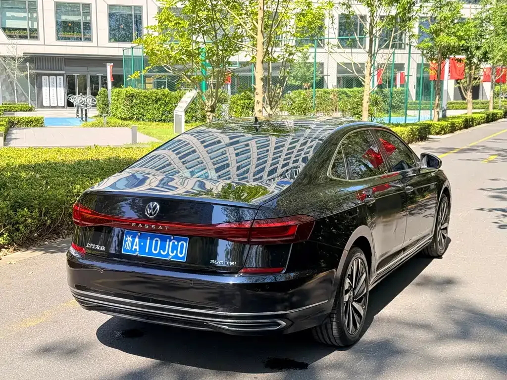 Volkswagen Passat — фото 3