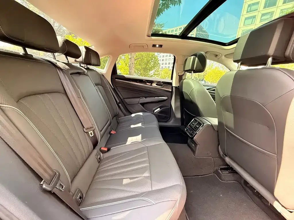 Volkswagen Passat — фото 6