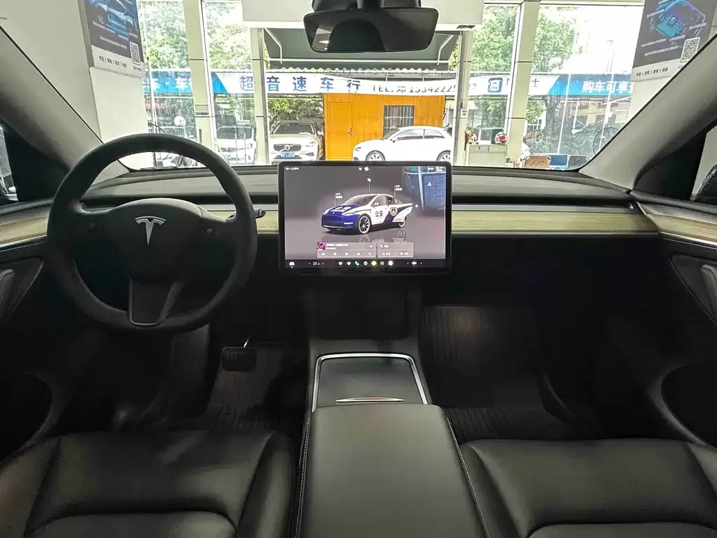 Tesla Model Y — фото 3