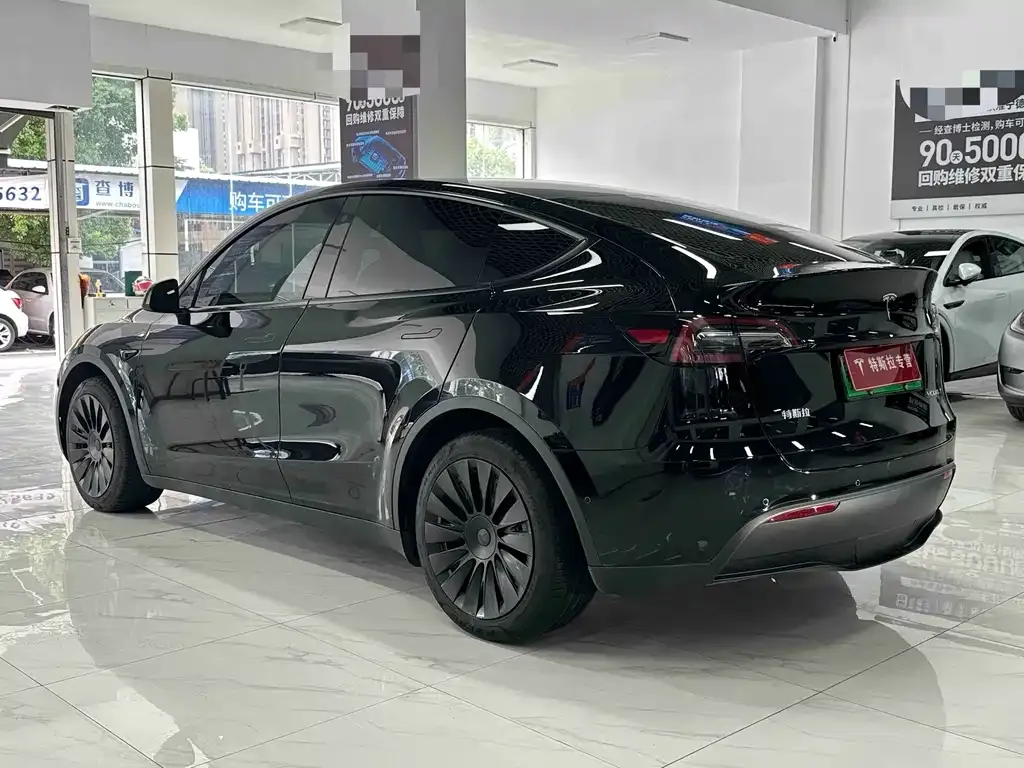 Tesla Model Y — фото 7