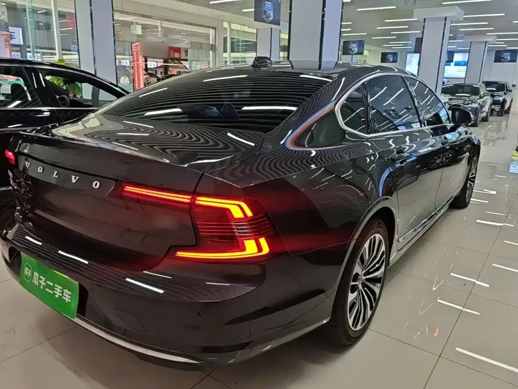 Volvo S90 — фото 8