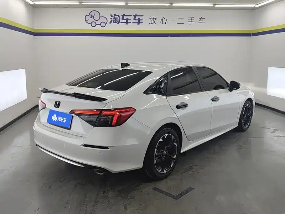 Honda Civic — фото 10