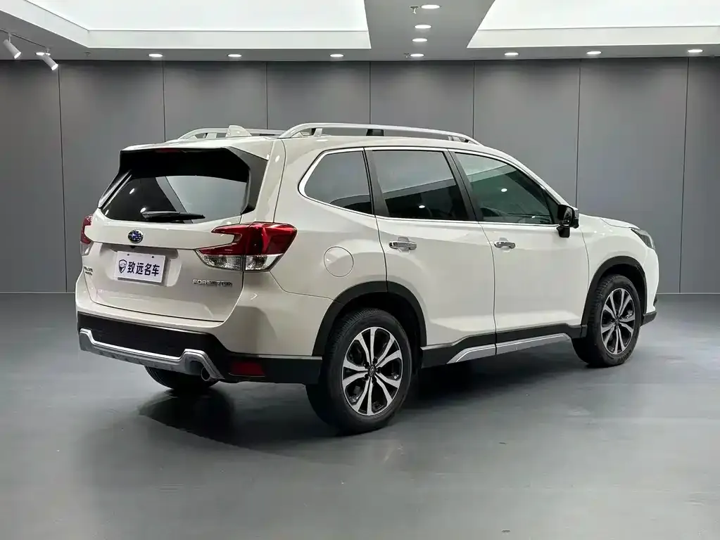 Subaru Forester — фото 5