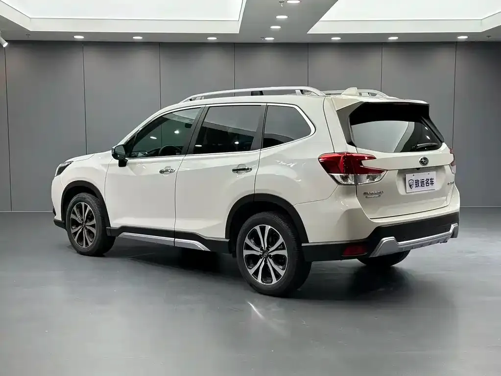 Subaru Forester — фото 2
